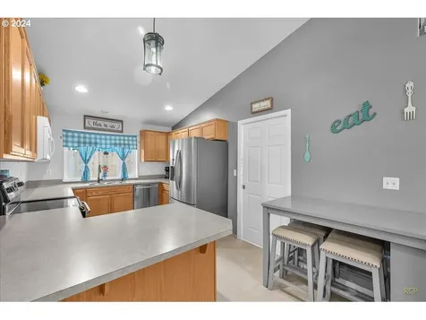 1825 3rd Street Columbia City OR 97018