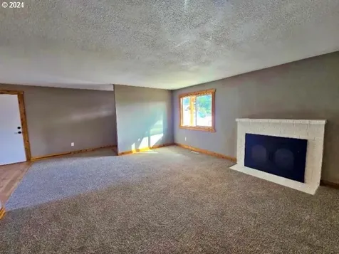 315 El Pino Avenue Lincoln City OR 97367
