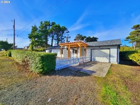 315 El Pino Avenue Lincoln City OR 97367