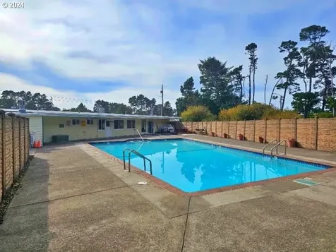 315 El Pino Avenue Lincoln City OR 97367