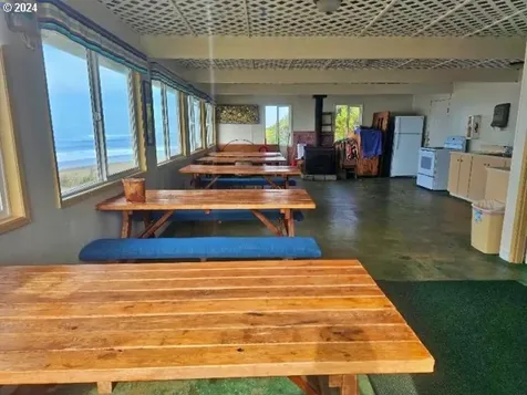 315 El Pino Avenue Lincoln City OR 97367