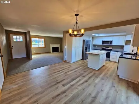 315 El Pino Avenue Lincoln City OR 97367