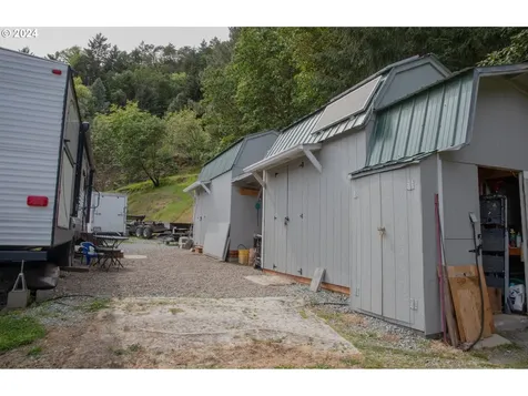 3177 Weaver Road Myrtle Creek OR 97457
