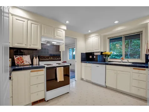 1580 Nw 175th Place Beaverton OR 97006