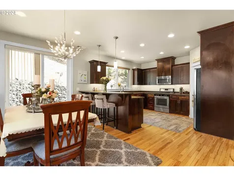 1699 NE Rocky Drive Roseburg OR 97470