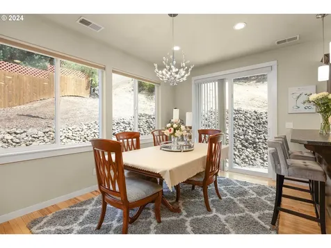 1699 NE Rocky Drive Roseburg OR 97470