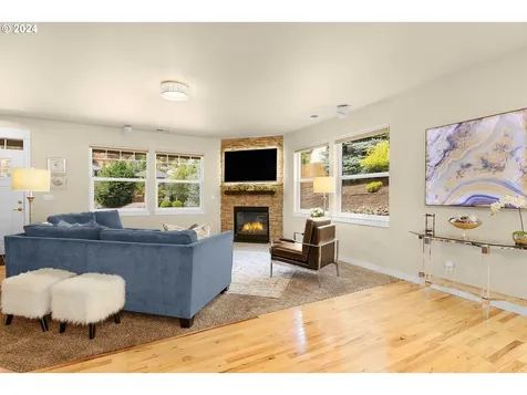 1699 NE Rocky Drive Roseburg OR 97470