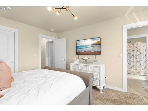 1699 NE Rocky Drive Roseburg OR 97470