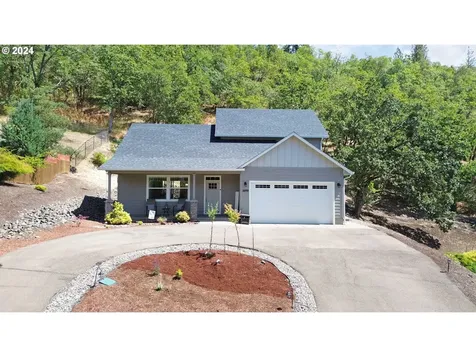 1699 NE Rocky Drive Roseburg OR 97470