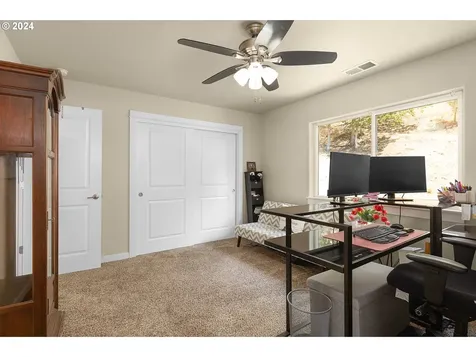1699 NE Rocky Drive Roseburg OR 97470
