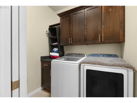 1699 NE Rocky Drive Roseburg OR 97470