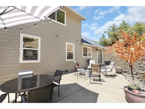 1699 NE Rocky Drive Roseburg OR 97470