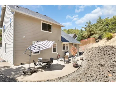 1699 NE Rocky Drive Roseburg OR 97470