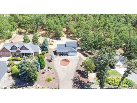 1699 NE Rocky Drive Roseburg OR 97470