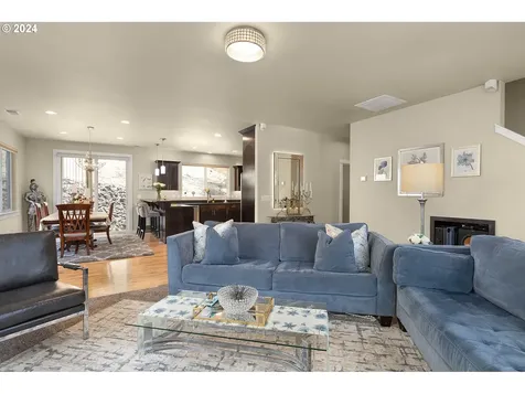 1699 NE Rocky Drive Roseburg OR 97470
