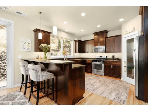 1699 NE Rocky Drive Roseburg OR 97470