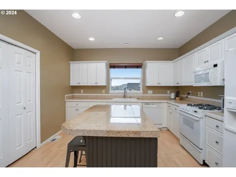 2830 Fillmore Avenue NW Salem OR 97304