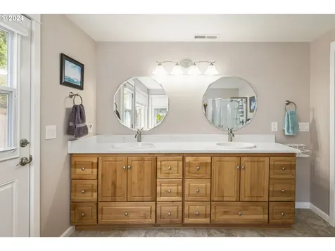 1733 Avon Way Forest Grove OR 97116