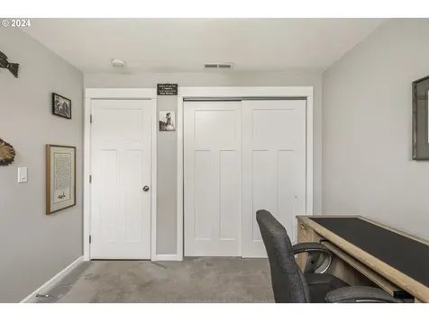 1733 Avon Way Forest Grove OR 97116