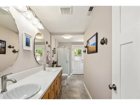 1733 Avon Way Forest Grove OR 97116