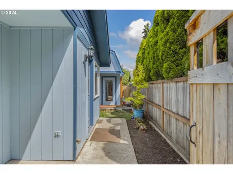1733 Avon Way Forest Grove OR 97116