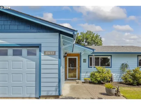 1733 Avon Way Forest Grove OR 97116