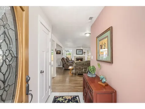 1733 Avon Way Forest Grove OR 97116