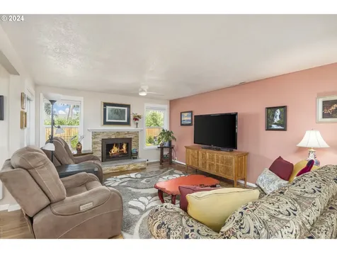 1733 Avon Way Forest Grove OR 97116