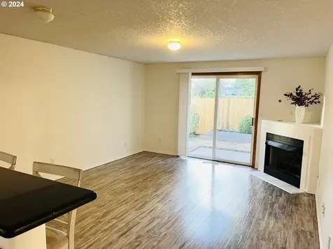 809 Se 74th Avenue Hillsboro OR 97123