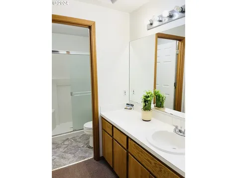 809 Se 74th Avenue Hillsboro OR 97123
