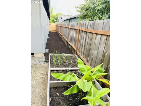 809 Se 74th Avenue Hillsboro OR 97123