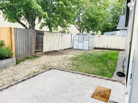809 Se 74th Avenue Hillsboro OR 97123
