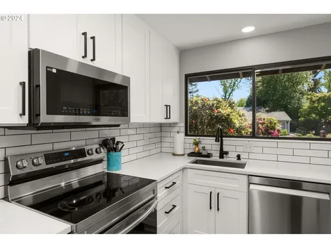 9328 Sw Camille Terrace Portland OR 97223