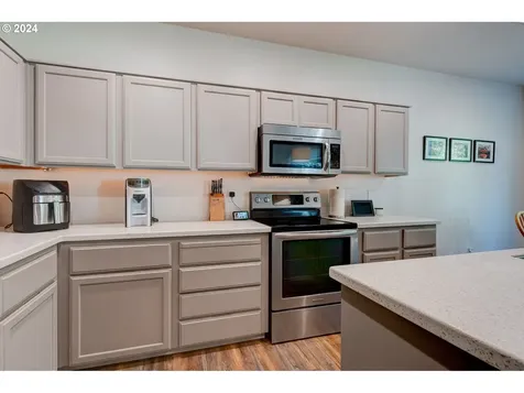 15805 Sw Redstone Drive Beaverton OR 97007