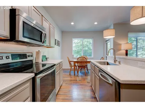 15805 Sw Redstone Drive Beaverton OR 97007