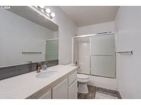 15805 Sw Redstone Drive Beaverton OR 97007