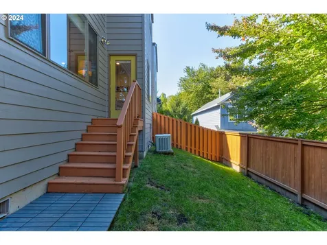 15805 Sw Redstone Drive Beaverton OR 97007
