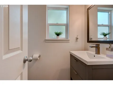 15805 Sw Redstone Drive Beaverton OR 97007
