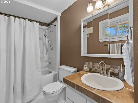 714 Se 40th Street Troutdale OR 97060