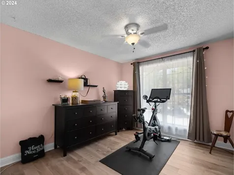714 Se 40th Street Troutdale OR 97060
