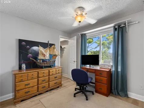 714 Se 40th Street Troutdale OR 97060