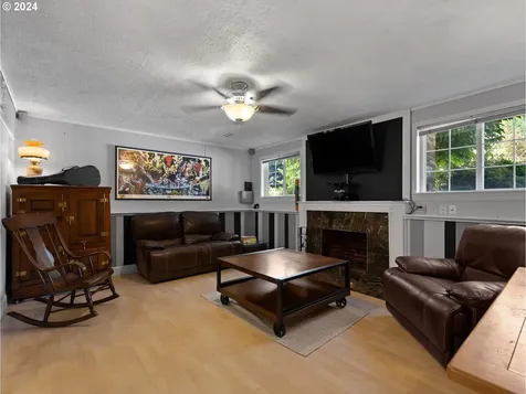 714 Se 40th Street Troutdale OR 97060