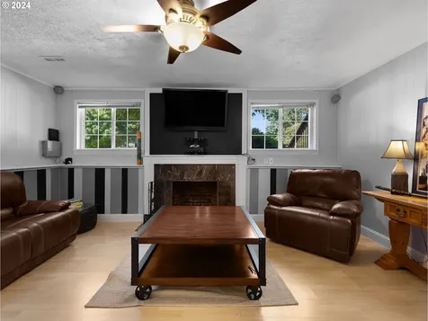 714 Se 40th Street Troutdale OR 97060