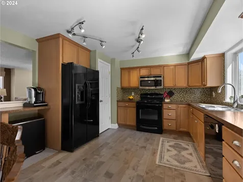 714 Se 40th Street Troutdale OR 97060