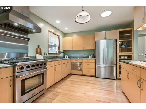 10750 SW Boones Ferry Road Portland OR 97219