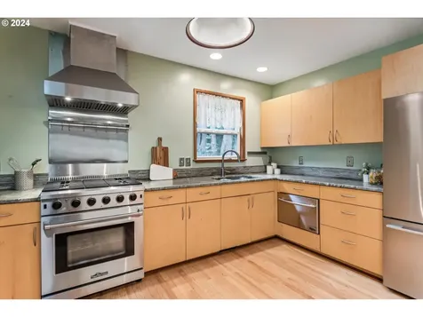 10750 SW Boones Ferry Road Portland OR 97219