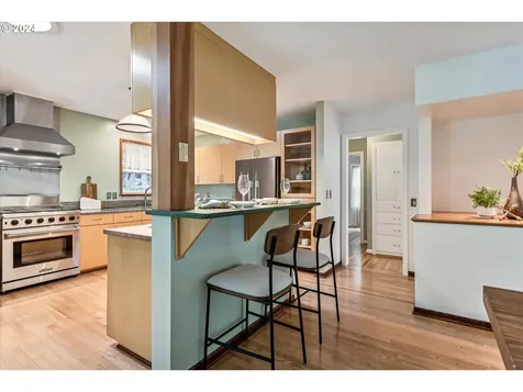 10750 SW Boones Ferry Road Portland OR 97219