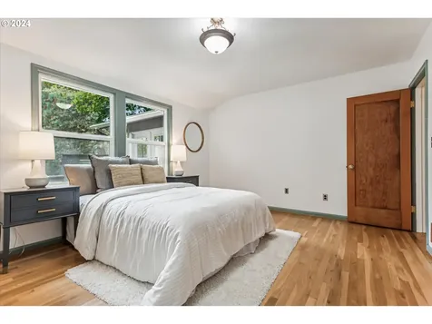 10750 SW Boones Ferry Road Portland OR 97219