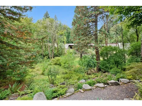 10750 SW Boones Ferry Road Portland OR 97219