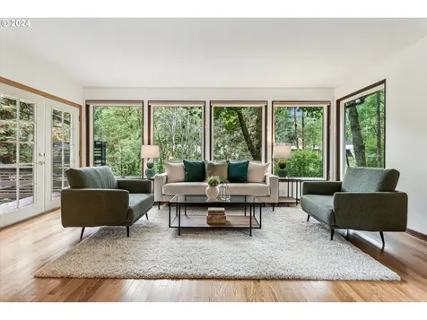 10750 SW Boones Ferry Road Portland OR 97219